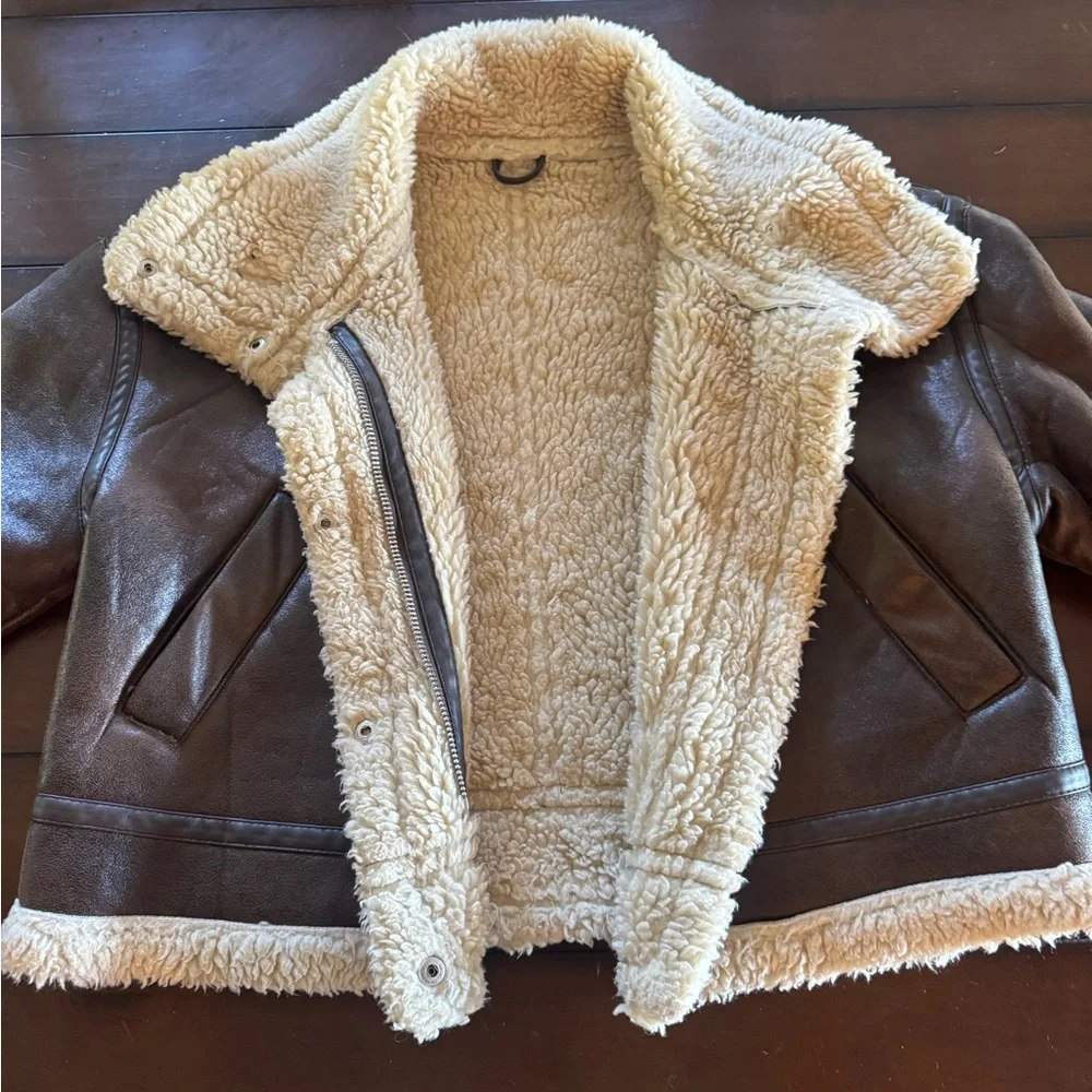 Brown Shearling Jacket with Cream Lining - Picture 3 of 5